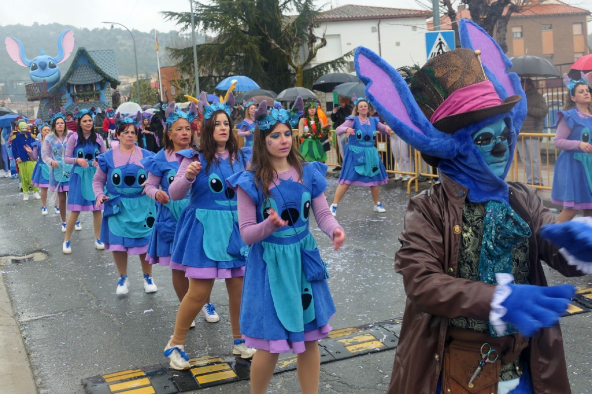 Ni la lluvia ni el mal tiempo puede con el Carnaval de Cebreros