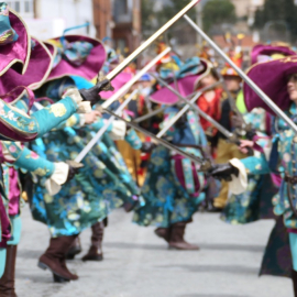 El mal tiempo se disfraza: desfile provincial de Carnaval multitudinario en Cebreros